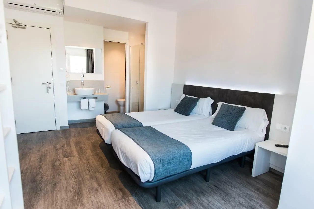 Hostal Ribas Льорет-де-Мар